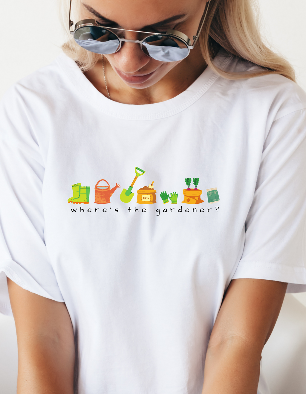 GARDENER Tshirt with gardening essentials in lively minimalist graphic design